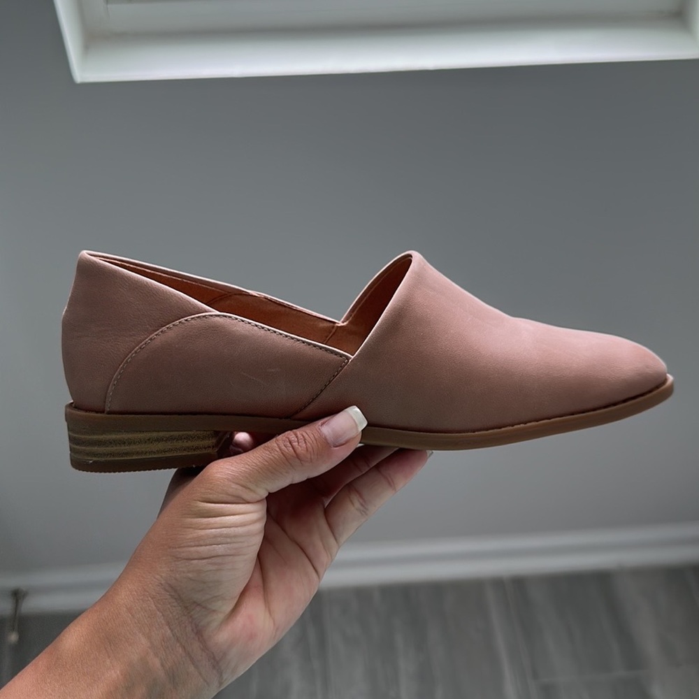 NWOT Clarks Leather Loafer